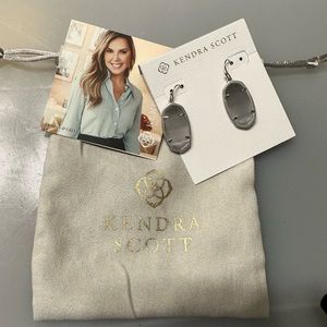 Danielle Kendra Scott Earrings